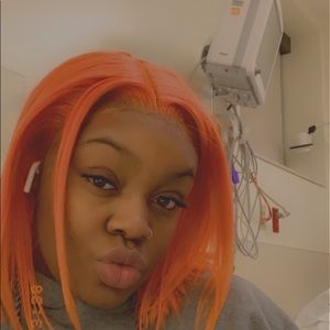 Meet your Posher, Alandria